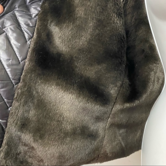 Dawn Levy Sly II Chevron Puffer Hooded Vest Size medium - Picture 12 of 16